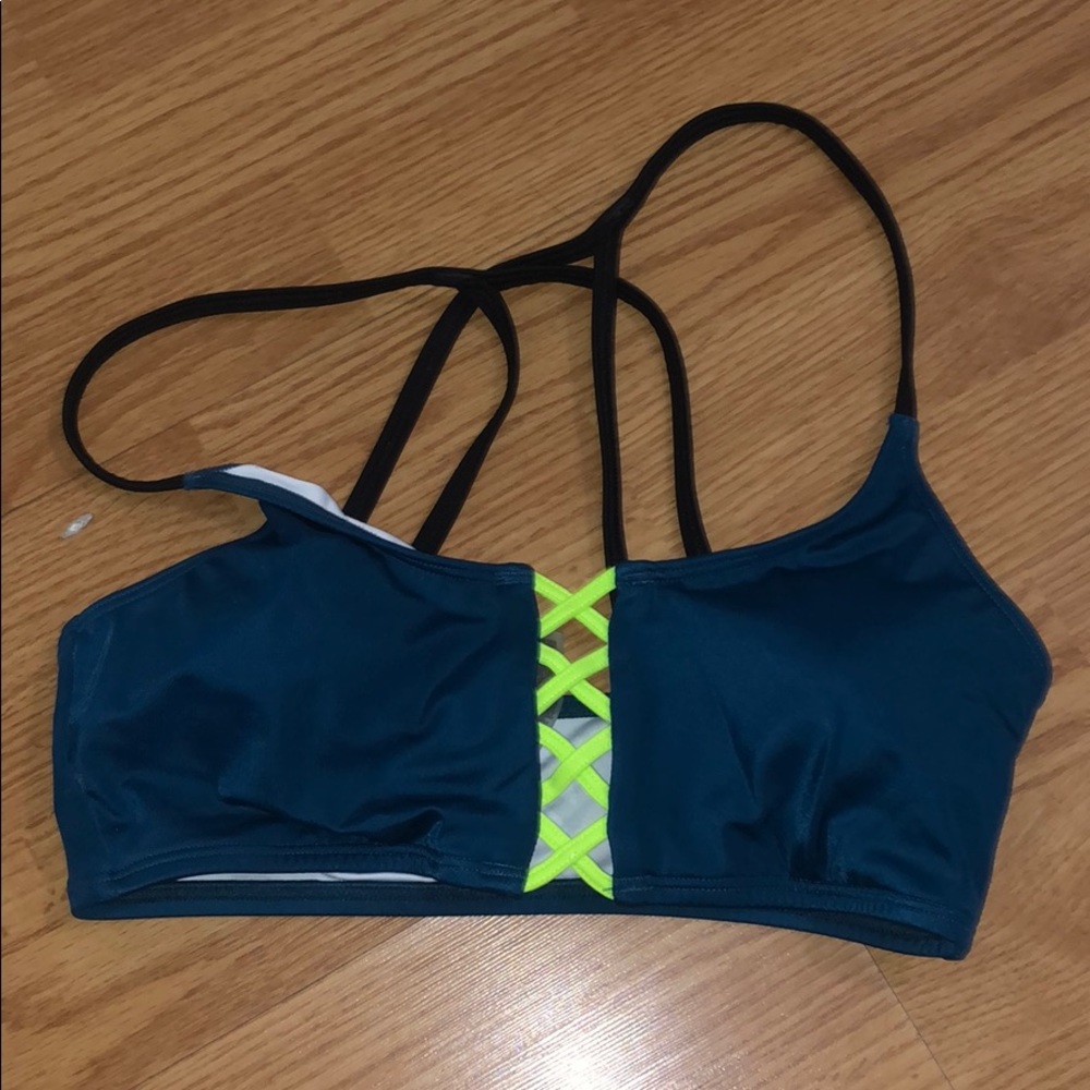 VS Pink Swim stop